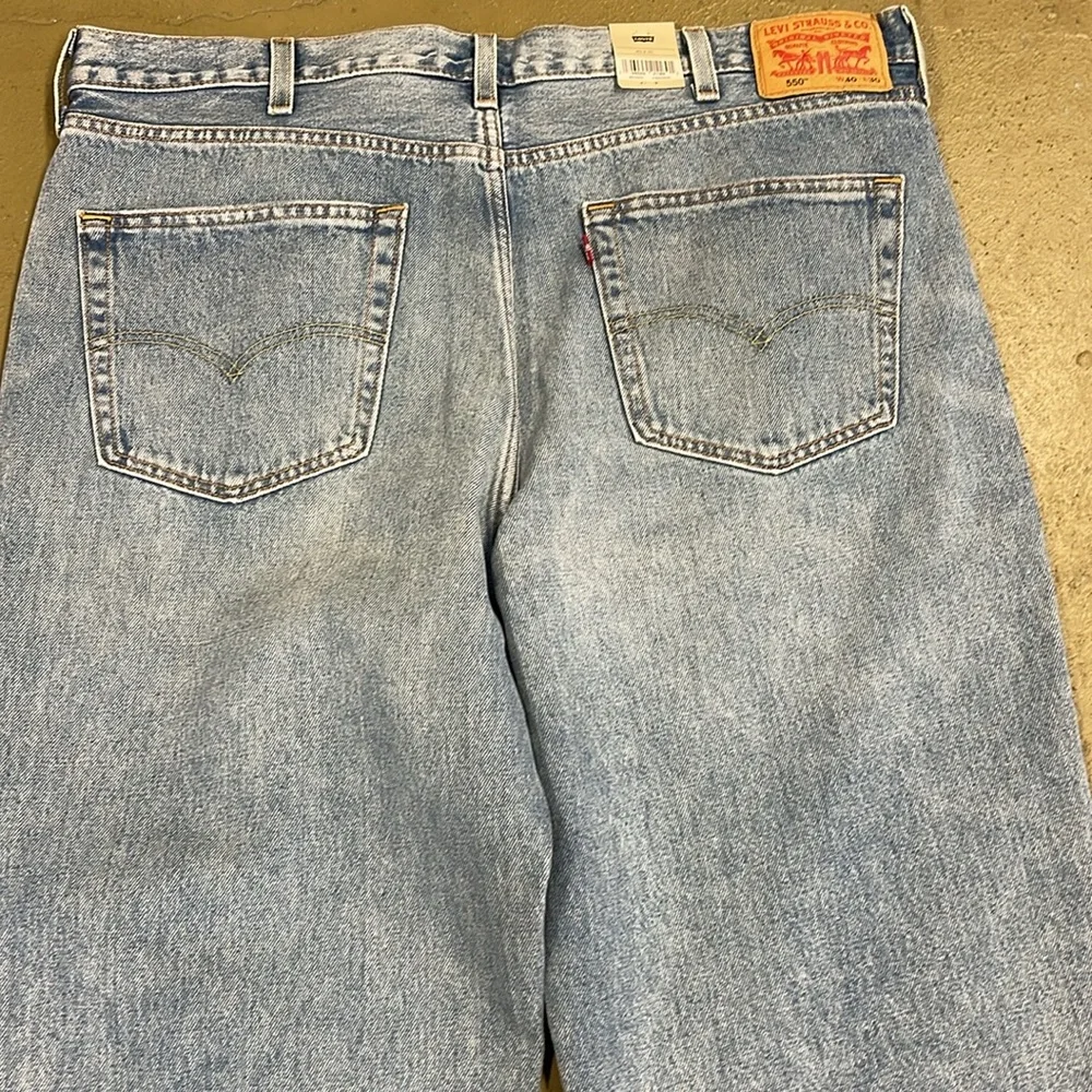 Levi’s 550 RELAXED Distressed Denim Jeans NWT 40/30